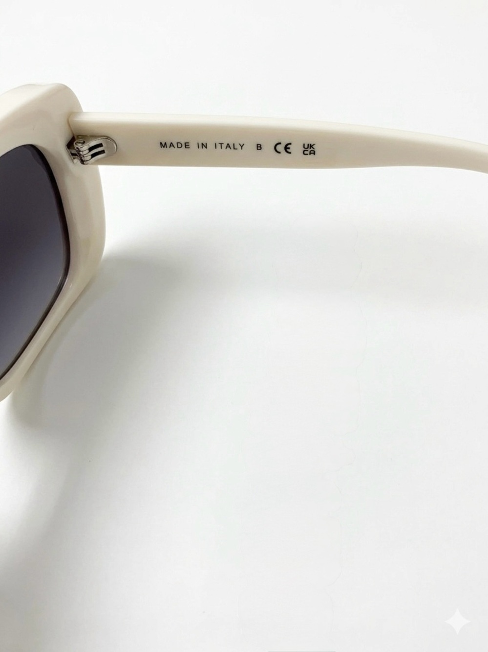 CHANEL CAT EYE SUNGLASSES - Picture 4 of 8